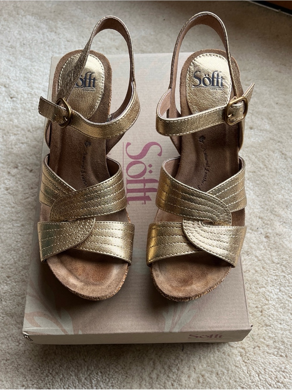 Sofft Womens Size 8 Clarissa Gold Metallic Leather Wedge Sandals Shoes